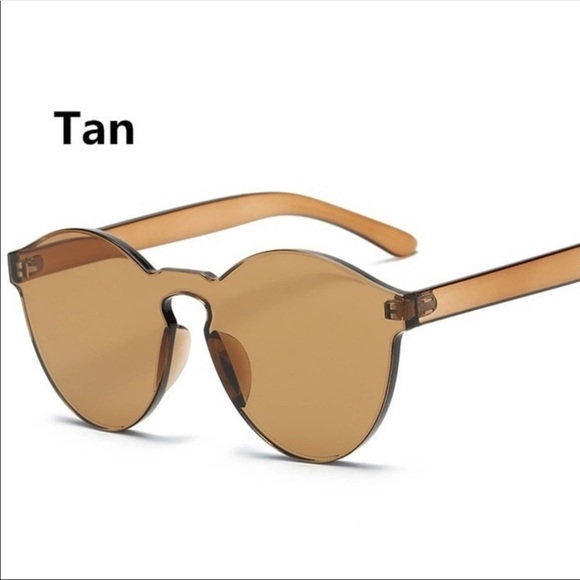 Beautiful sunny sunglasses in different colors. - Picture 8 of 8